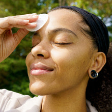 Load image into Gallery viewer, A Deeper Clean is Made Possible with Oxy® Deep Pore Acne Cleansing Pads